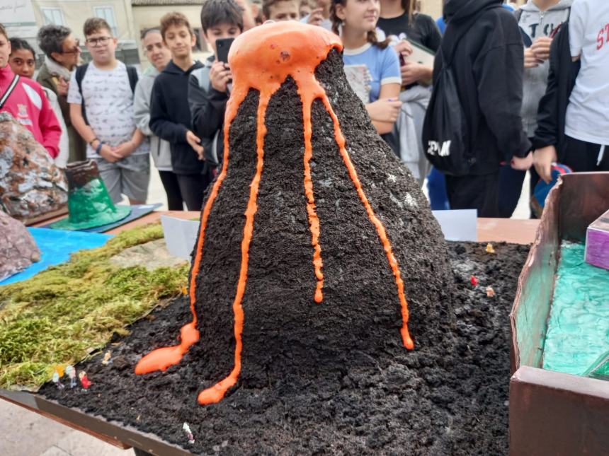 300 studenti vastesi in centro storico per i laboratori dedicati al pianeta Terra