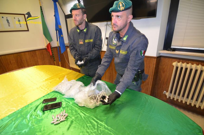 Arrestato clandestino trafficante di droga, trovato con 5 kg di marijuana