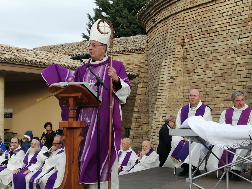 Messa per i defunti, Forte: "Entrerà nella gioia del cielo solo chi avrà amato"