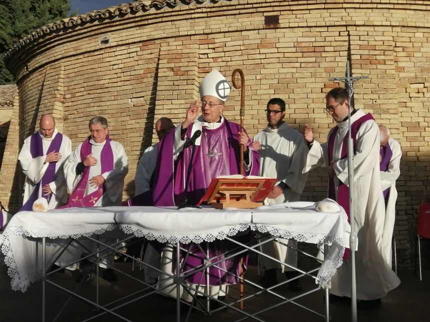 Messa per i defunti, Forte: "Entrerà nella gioia del cielo solo chi avrà amato"