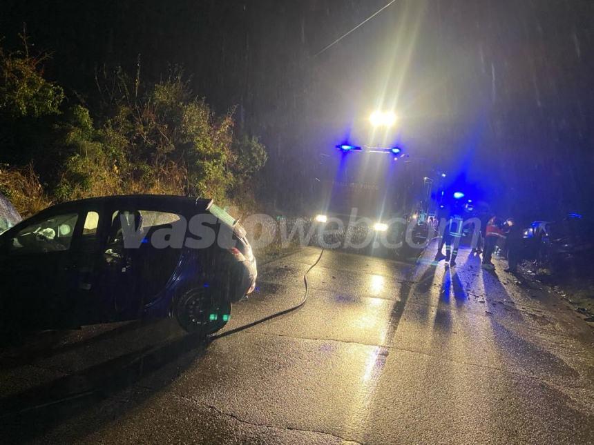 Scontro frontale tra due auto a Sant'Antonio Abate: tre feriti 