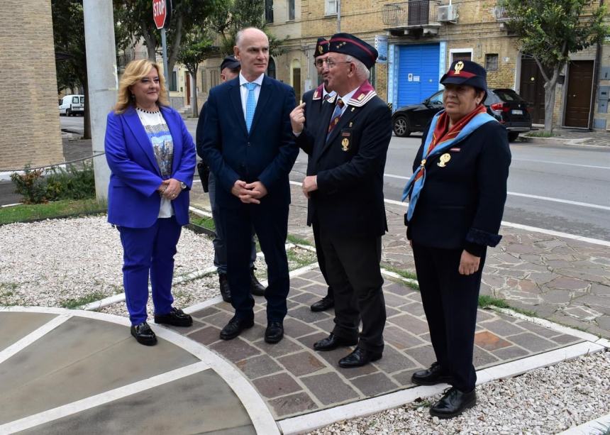 A Vasto il Questore Aureliano Montaruli rende onore ai caduti  della polizia di stato 