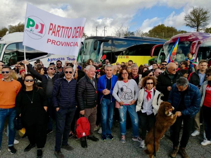 "Oltre 500 abruzzesi alla manifestazione del Pd a Roma, in tanti dal Vastese"