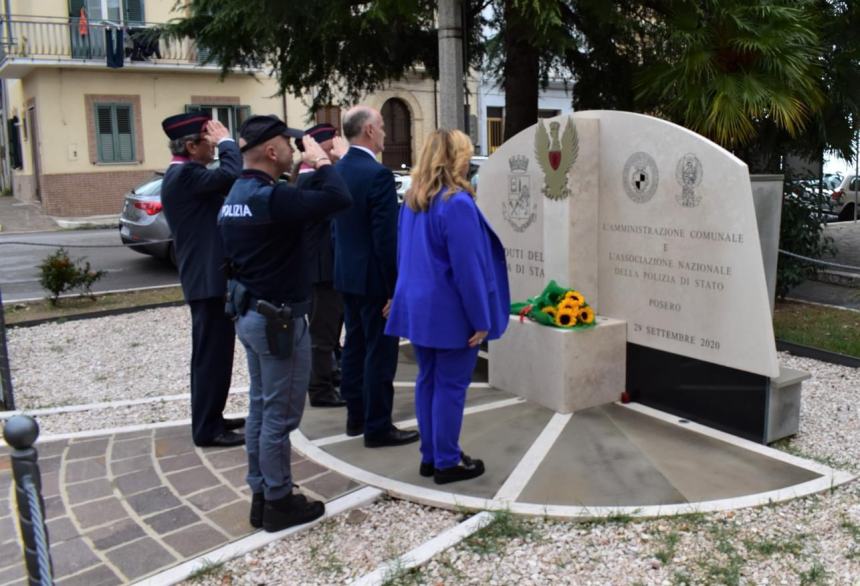 A Vasto il Questore Aureliano Montaruli rende onore ai caduti  della polizia di stato 