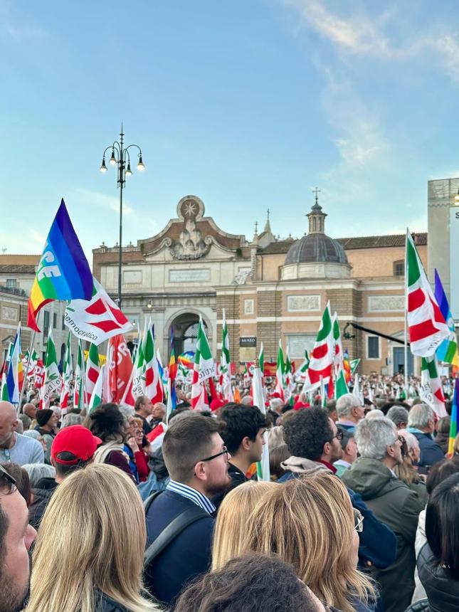 "Oltre 500 abruzzesi alla manifestazione del Pd a Roma, in tanti dal Vastese"