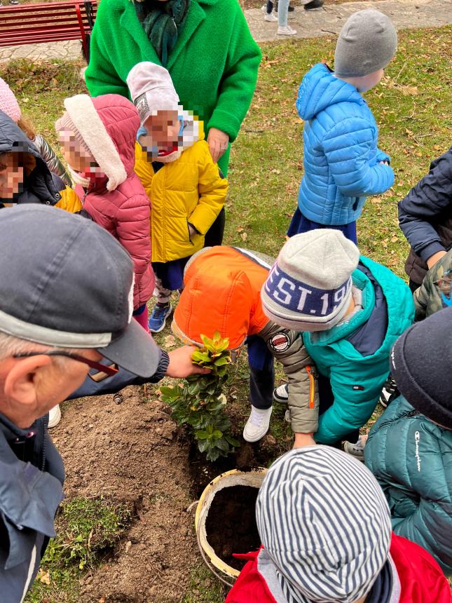 Piantati arbusti a Scerni dai bambini delle scuole per la Festa dell’Albero