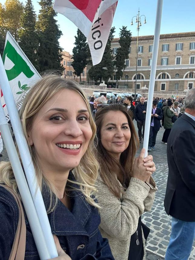 "Oltre 500 abruzzesi alla manifestazione del Pd a Roma, in tanti dal Vastese"