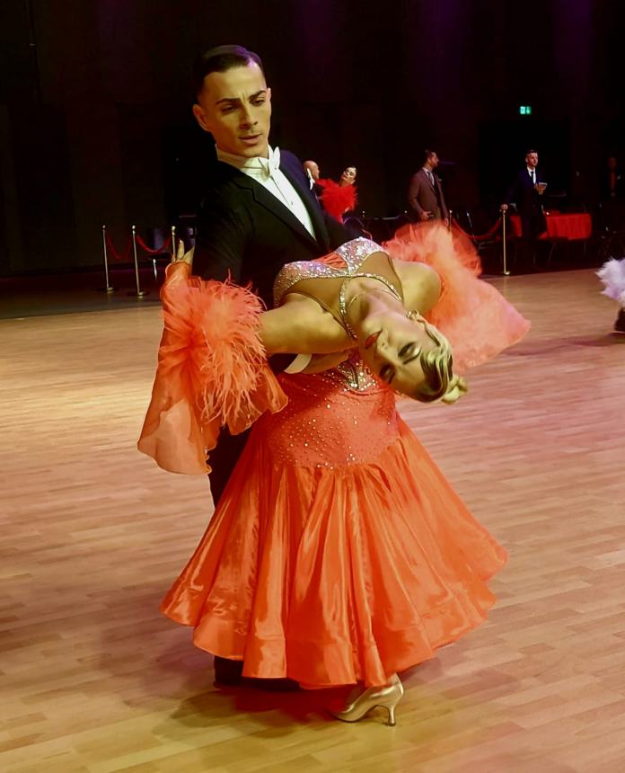 Andrea De Simone di Fossacesia con  Giulia Giacoppo è vicecampione del mondo di danze 