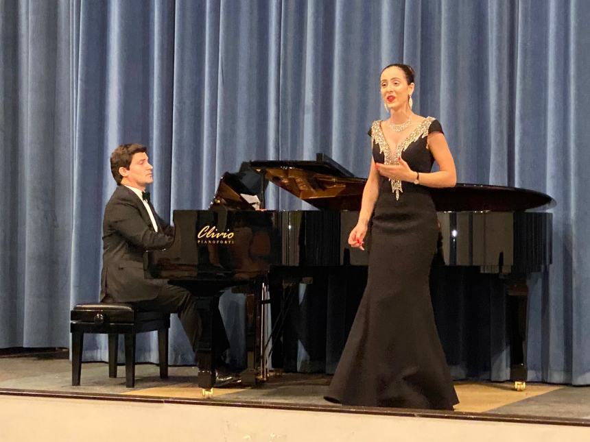 La soprano Giulia Pollice e il pianista Antonio Matarazzo rendono magica "La volta celeste"