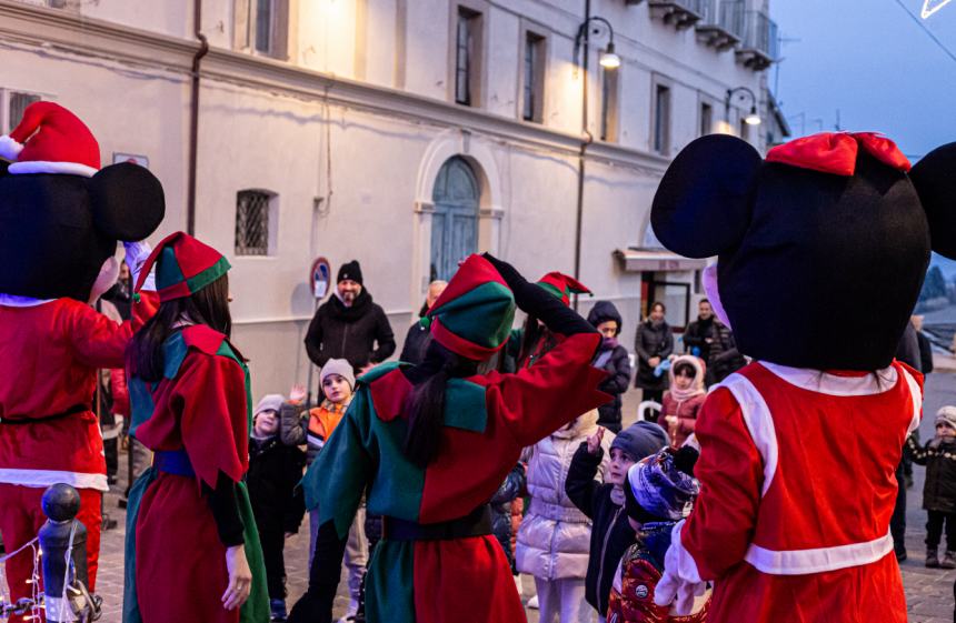 In tanti a Scerni per il villaggio di babbo Natale