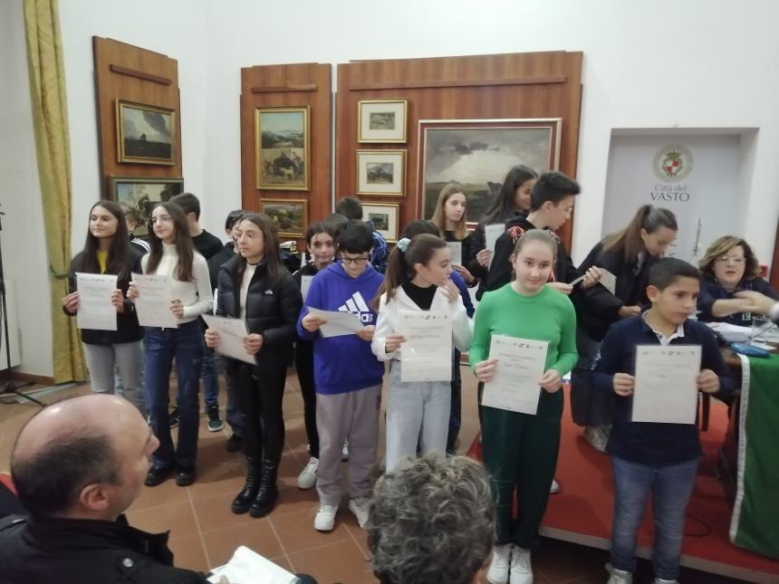L'Anmi festeggia Santa Barbara: consegnati 19 attestati agli studenti della Paolucci 