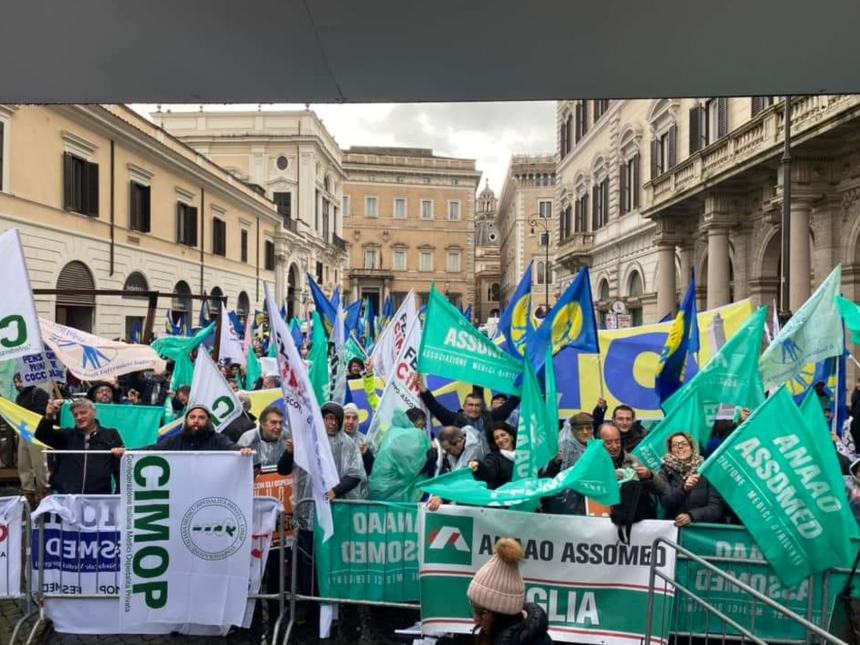 Medici molisani in sciopero a Roma