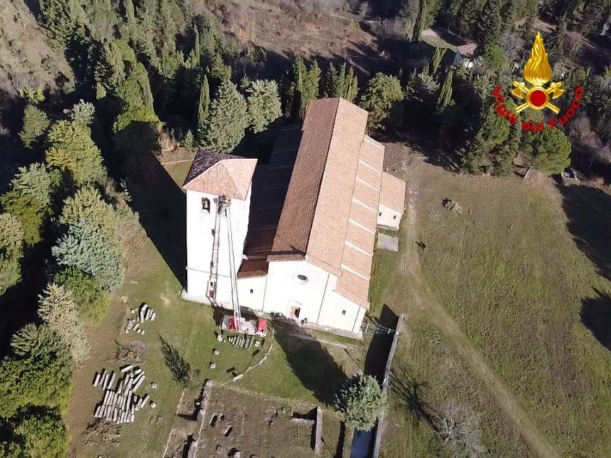 In sicurezza il tetto del campanile dell'Abbazia di Castel San Vincenzo