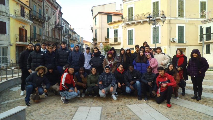 Studenti di Casalbordino Ciceroni per un giorno nel borgo storico