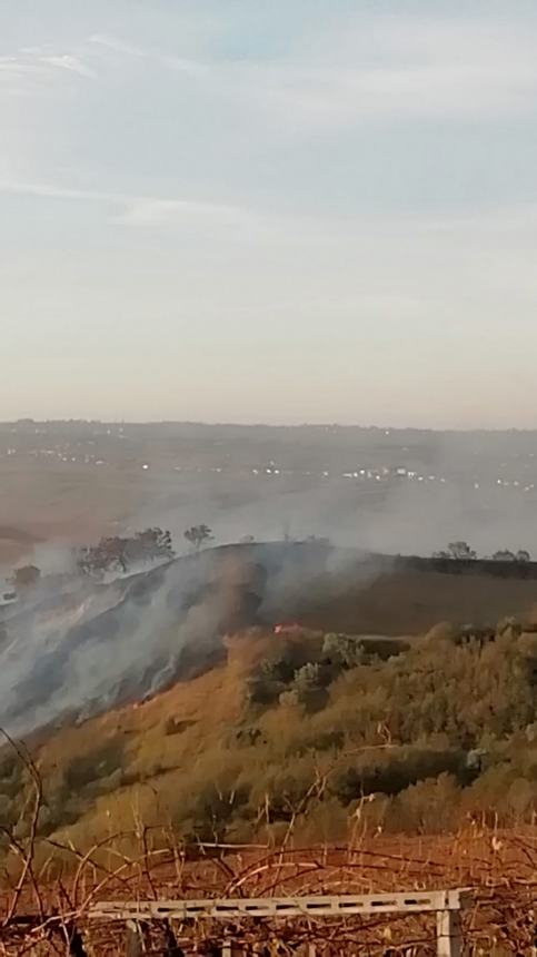 Incendio in località Valle Cena a Cupello: in azione l'elicottero dei Vigili del fuoco
