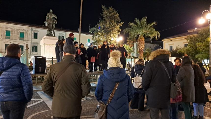 In piazza Monumento i canti della Corale città di Termoli