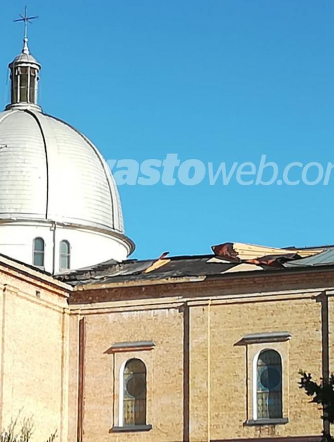 Nuovi danni al tetto della basilica dei Miracoli di Casalbordino per il forte vento
