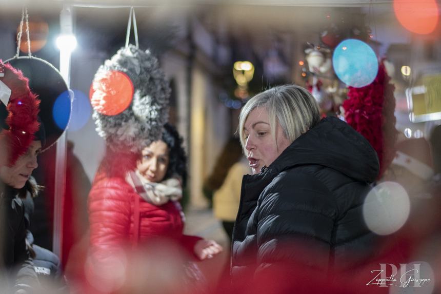 In tanti ai mercatini di Natale a Gissi: "Edizione ricca di spettacoli e divertimento" 