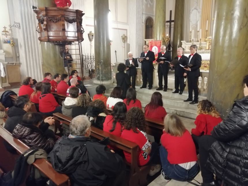 Emozioni a Santa Filomena con l'esibizione del coro Anffas e I cantori della Torre