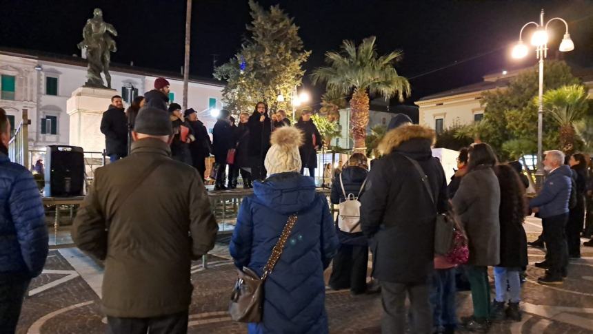 In piazza Monumento i canti della Corale città di Termoli