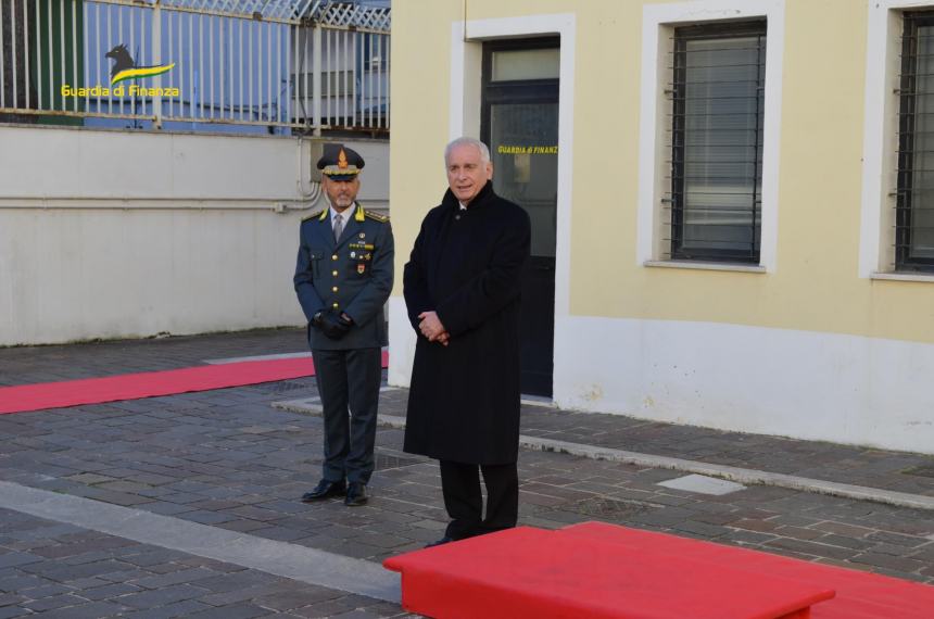 Il Prefetto di Pescara in visita al comando della Guardia di Finanza
