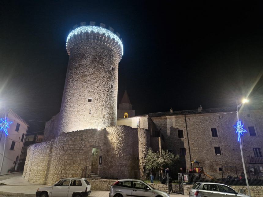 Si accendono le luci nel "Borgo degli Angioini"