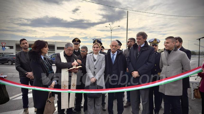Inaugurata la rotatoria della zona industriale di Vasto: "La prima opera Zes d'Italia"