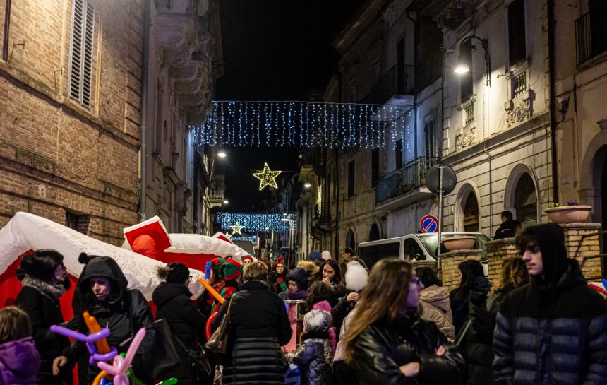 In tanti a Scerni per il villaggio di babbo Natale