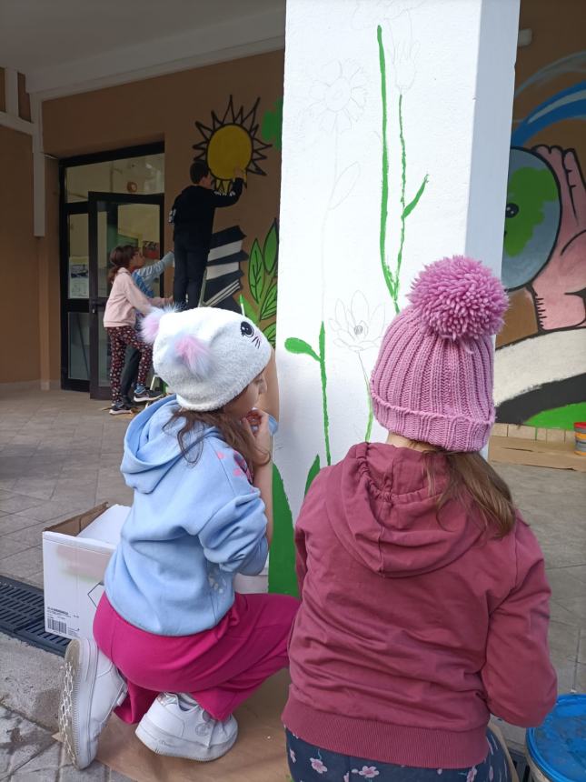 Ancora murales a San Buono grazie agli studenti guidati dal writer Matteo Liberi