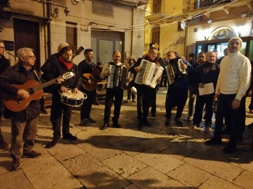 Rinnovata la tradizione dei Canti della Pasquetta a Vasto: 4 gruppi nel centro storico