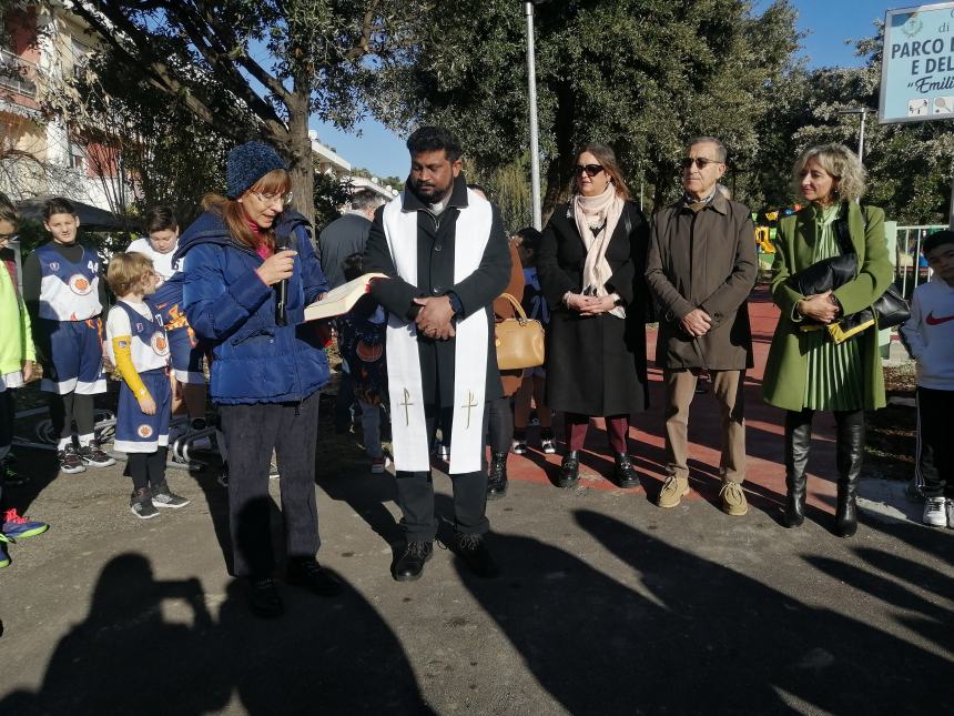 Inaugurato il parco dedicato a Emiliana Colitto: "Il suo nome sussurrato fra queste panchine" 