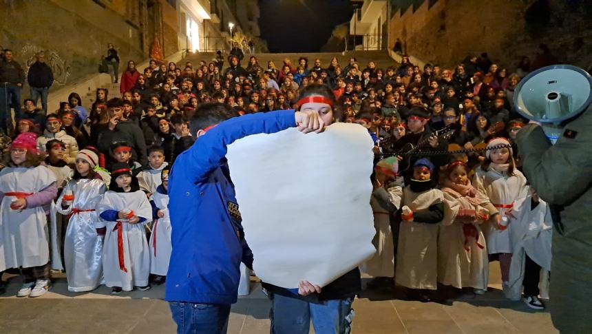 Impazza la tradizione del San Sebastiano, il canto coinvolge adulti e ragazzi