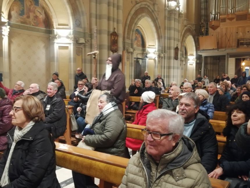 Vasto ha omaggiato "Lu Sand'Andunie" con due cori nel centro storico 