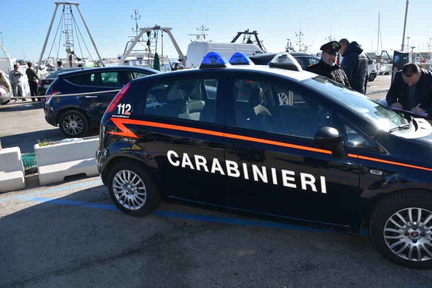 Clacson e sirene, pescatori e agricoltori al porto contro l'Europa matrigna