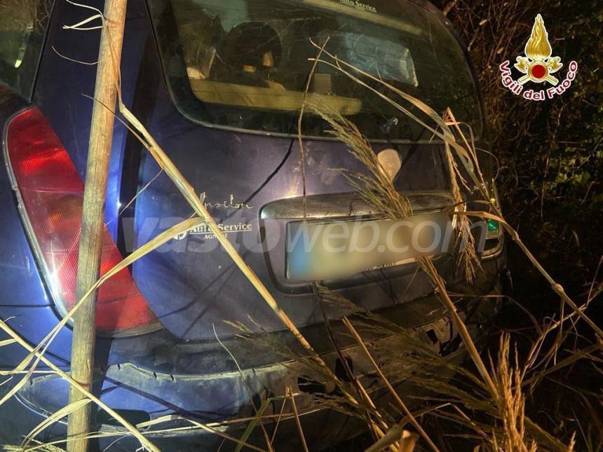 Auto finisce in una scarpata, muore un 51enne di Fraine