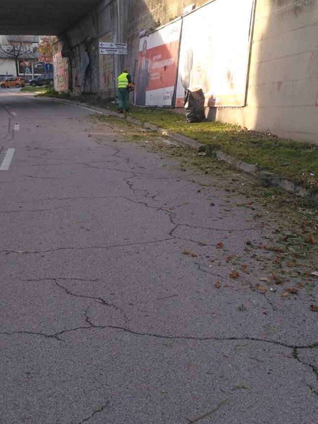 Sfalcio dell'erba in via Mario Molino e viadotto San Nicola