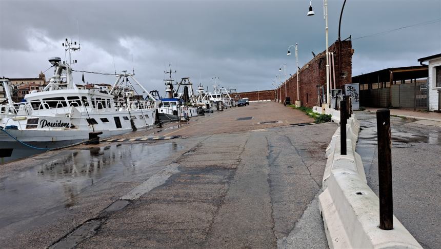 Pescherecci fermi al porto di Termoli