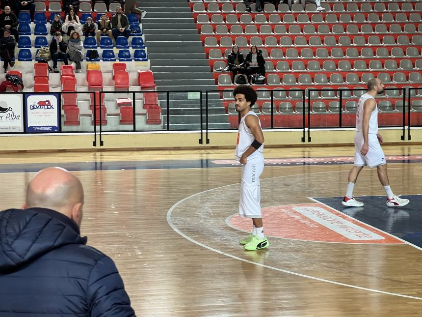 Vasto Basket forza 7: annichilita Roseto, ora la fuga è completa