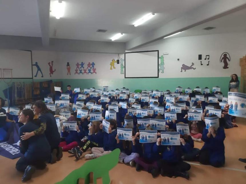 No all'inquinamento: gli alunni della Nuova Direzione Didattica a scuola di "Plastic free" 