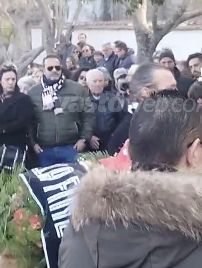 Lacrime e abbracci a Castelmauro per l’ultimo saluto a Rino Di Marco