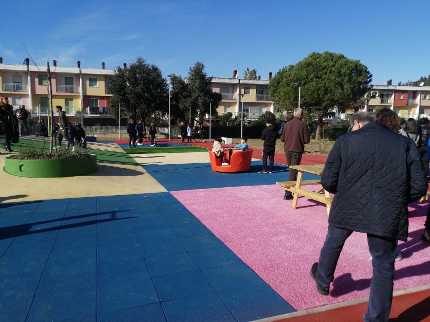 Inaugurato il parco dedicato a Emiliana Colitto: "Il suo nome sussurrato fra queste panchine" 