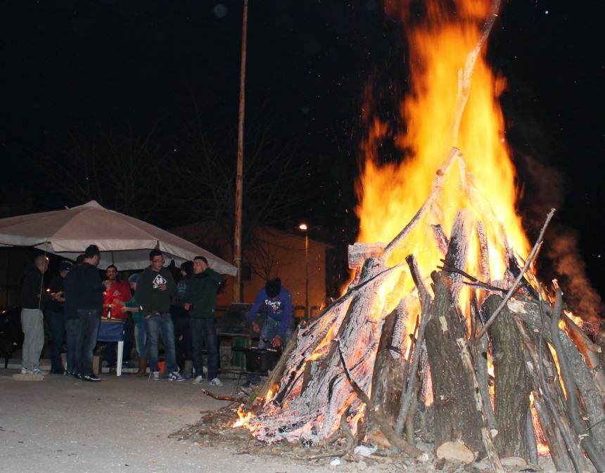 A Colletorto i fuochi in onore di Sant'Antonio Abate