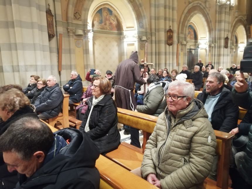 Vasto ha omaggiato "Lu Sand'Andunie" con due cori nel centro storico 