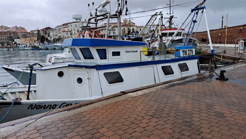 Pescherecci fermi al porto di Termoli