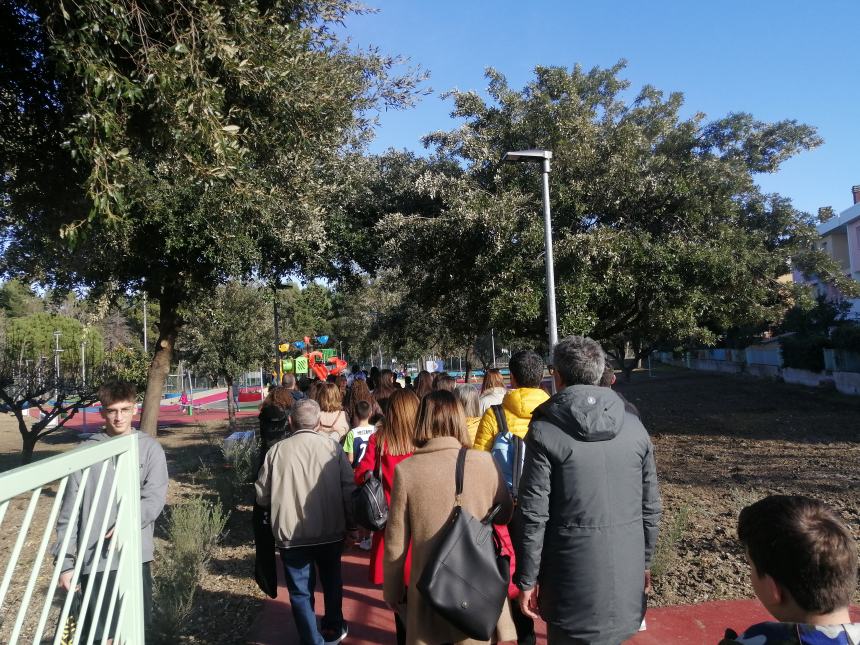 Inaugurato il parco dedicato a Emiliana Colitto: "Il suo nome sussurrato fra queste panchine" 