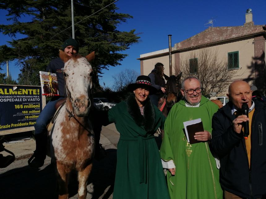 A Pagliarelli onore ai caduti della terra e a Sant'Antonio Abate con la benedizione degli animali 