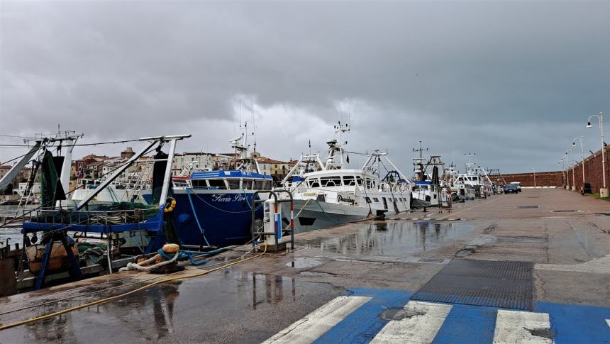 Pescherecci fermi al porto di Termoli