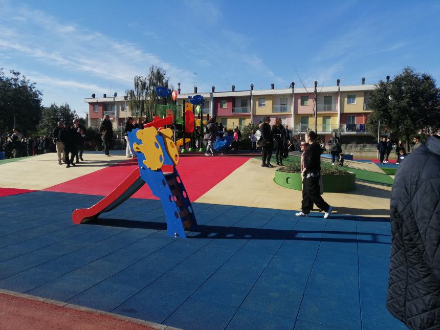 Inaugurato il parco dedicato a Emiliana Colitto: "Il suo nome sussurrato fra queste panchine" 