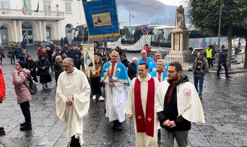 Pellegrinaggio al santuario di Santa Filomena per la comunità di Santa Croce di Magliano