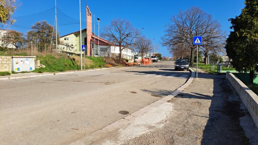 Lavori in corso nella zona della chiesa di San Pietro